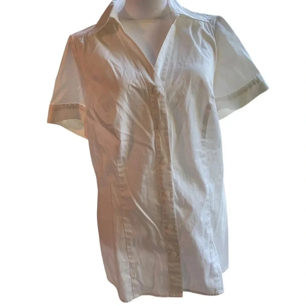 LANE Bryant women's size 14 white button down blouse, Pit to pit 21", length 27"
